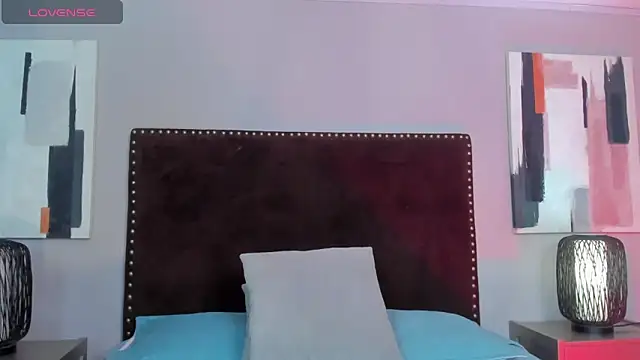 Snapshot of LauraAristizabal chatting on March 2025 01:07:02 PM LauraAristizabal online show from March 2025 01:07:02 PM