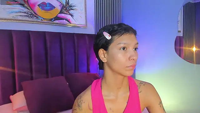 Snapshot of LauraAristizabal chatting on October 2025 11:44:01 AM LauraAristizabal online show from October 2025 11:44:01 AM