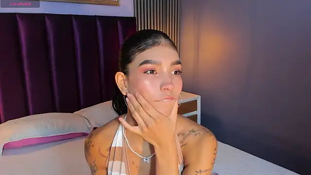 LauraAristizabal online show from May 2026 11:51:01 AM