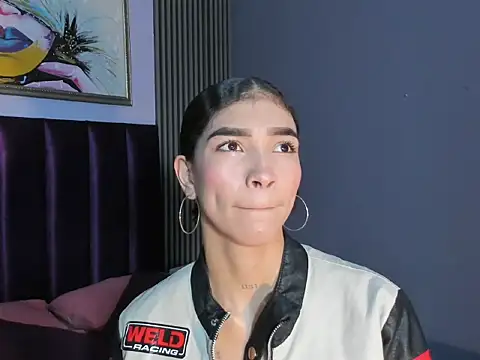 LauraAristizabal online show from June 2026 11:58:01 AM