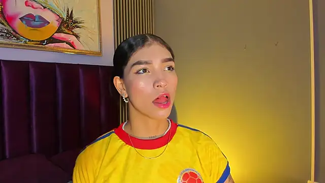LauraAristizabal online show from June 2026 12:03:01 PM