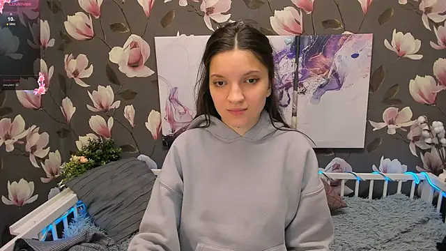Snapshot of MelaniGrand chatting on December 2024 03:00:02 PM MelaniGrand online show from December 2024 03:00:02 PM