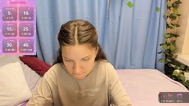 Snapshot of MelaniGrand chatting on September 2025 09:20:01 AM MelaniGrand online show from September 2025 09:20:01 AM