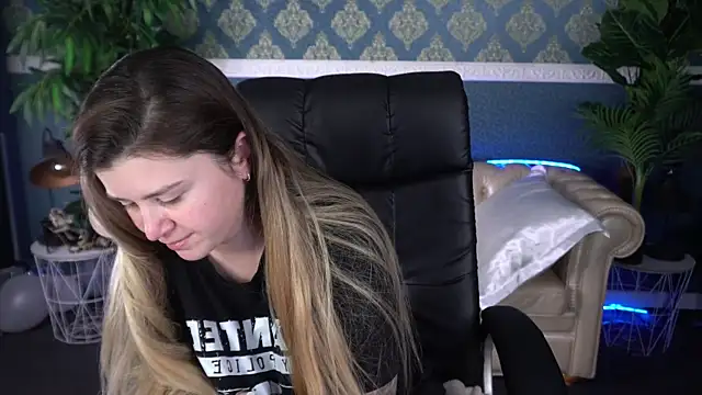 AmellyMilly online show from March 2026 08:12:01 PM