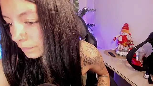 Snapshot of Meghan320 chatting on December 2024 05:43:01 PM Meghan320 online show from December 2024 05:43:01 PM