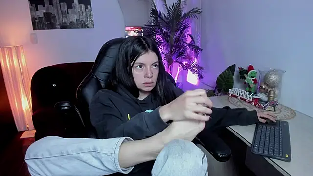 Meghan320 online show from December 2025 11:47:01 AM