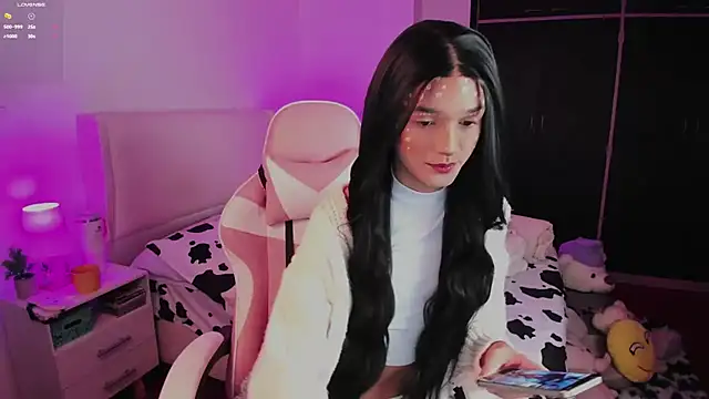 Ainhoads online show from October 2025 03:57:02 PM