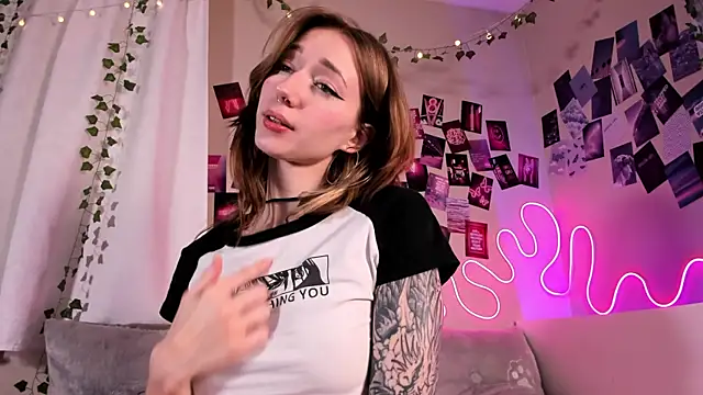 LuckySexyDoll online show from December 2024 11:49:02 AM