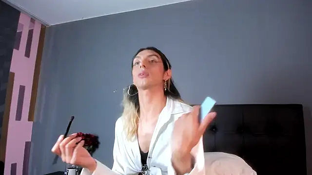 Victoria Badgal  online show from November 2025 08:20:01 PM