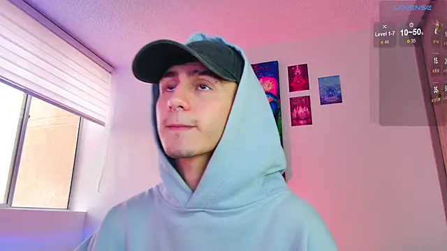 Snapshot of dimitri-bilak chatting on November 2025 10:08:02 PM dimitri-bilak online show from November 2025 10:08:02 PM