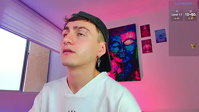 Snapshot of dimitri-bilak chatting on November 2025 10:20:02 PM dimitri-bilak online show from November 2025 10:20:02 PM