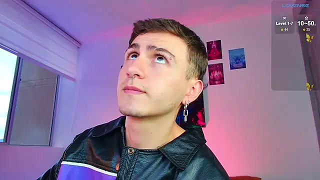 Snapshot of dimitri-bilak chatting on November 2025 10:43:02 PM dimitri-bilak online show from November 2025 10:43:02 PM