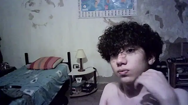 Snapshot of Emv2 chatting on March 2025 05:08:01 AM Emv2 online show from March 2025 05:08:01 AM