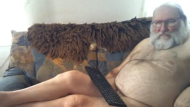 Snapshot of SexySantaC chatting on January 2025 11:08:02 AM SexySantaC online show from January 2025 11:08:02 AM