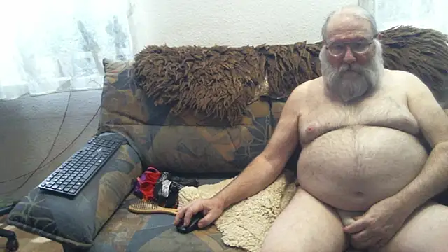 Snapshot of SexySantaC chatting on January 2025 06:38:01 PM SexySantaC online show from January 2025 06:38:01 PM