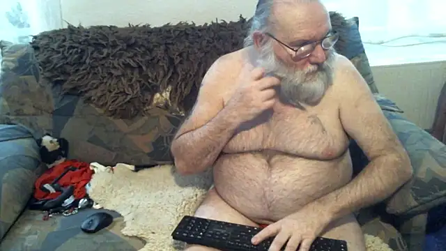 Snapshot of SexySantaC chatting on January 2025 08:46:01 PM SexySantaC online show from January 2025 08:46:01 PM