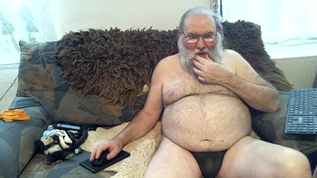 Snapshot of SexySantaC chatting on February 2025 08:19:01 PM SexySantaC online show from February 2025 08:19:01 PM