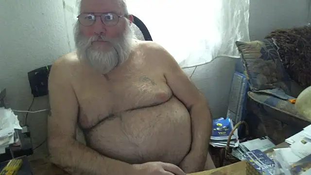 Snapshot of SexySantaC chatting on February 2025 08:46:01 PM SexySantaC online show from February 2025 08:46:01 PM