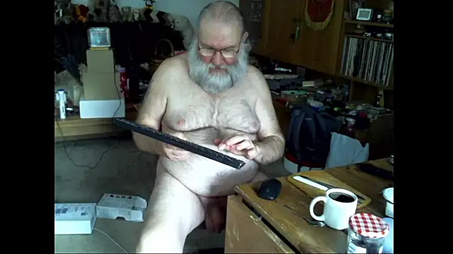 Snapshot of SexySantaC chatting on February 2025 10:03:02 AM SexySantaC online show from February 2025 10:03:02 AM