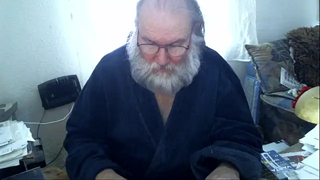 Snapshot of SexySantaC chatting on February 2025 07:43:01 AM SexySantaC online show from February 2025 07:43:01 AM