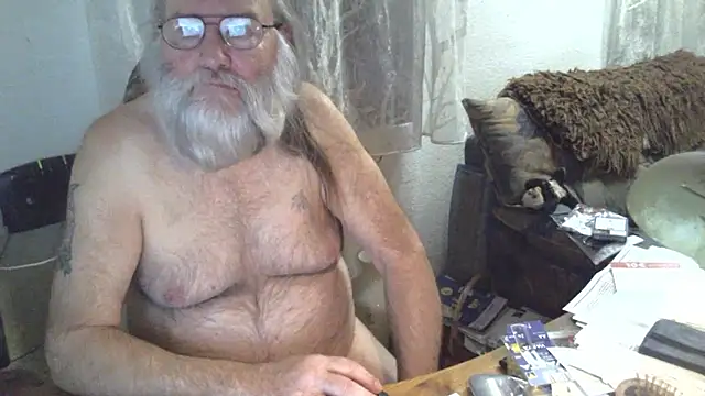 Snapshot of SexySantaC chatting on March 2025 04:47:02 AM SexySantaC online show from March 2025 04:47:02 AM