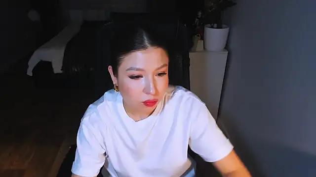 Eva Chris online show from February 2026 06:26:02 PM