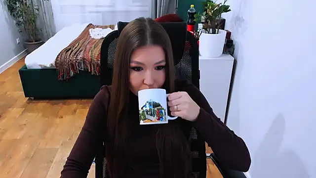 Eva Chris online show from March 2026 05:01:02 PM