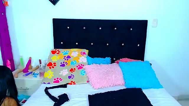 Snapshot of Jenng18 chatting on November 2025 05:06:01 AM Jenng18 online show from November 2025 05:06:01 AM