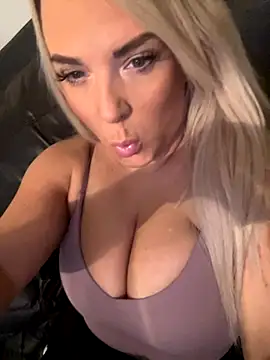 Bustyblondebabe32 online show from December 2025 08:56:02 AM