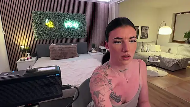 LizaRoxx online show from April 2026 10:34:02 PM