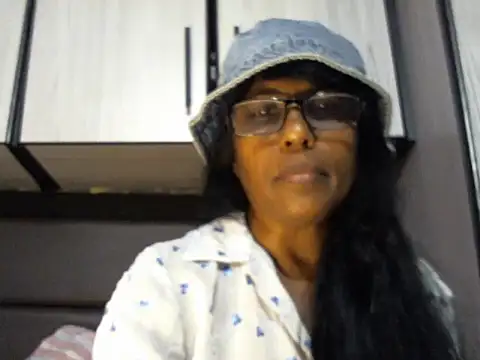 Snapshot of MsAttitude chatting on April 2026 09:35:01 AM MsAttitude online show from April 2026 09:35:01 AM