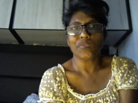 Snapshot of MsAttitude chatting on April 2026 08:09:02 AM MsAttitude online show from April 2026 08:09:02 AM
