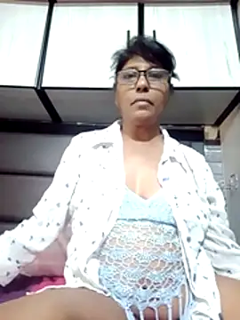 Snapshot of MsAttitude chatting on April 2026 05:38:02 PM MsAttitude online show from April 2026 05:38:02 PM