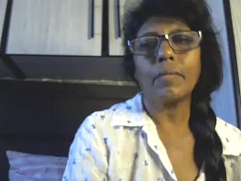 Snapshot of MsAttitude chatting on May 2026 07:04:01 AM MsAttitude online show from May 2026 07:04:01 AM