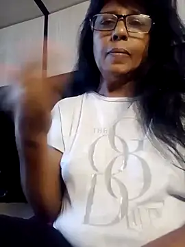 Snapshot of MsAttitude chatting on May 2026 07:24:02 AM MsAttitude online show from May 2026 07:24:02 AM