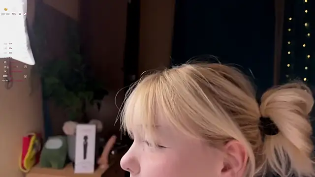 Snapshot of LisaLaas chatting on February 2026 08:27:02 PM LisaLaas online show from February 2026 08:27:02 PM