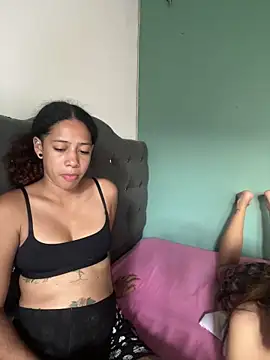 Snapshot of Miley_and_Vash chatting on December 2024 09:22:01 PM Miley and Vash online show from December 2024 09:22:01 PM