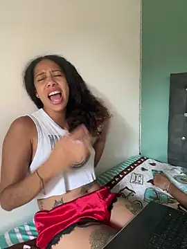 Snapshot of Miley_and_Vash chatting on December 2024 05:48:01 PM Miley and Vash online show from December 2024 05:48:01 PM