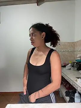 Snapshot of Miley_and_Vash chatting on January 2025 09:14:02 PM Miley and Vash online show from January 2025 09:14:02 PM