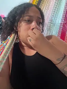 Snapshot of Miley_and_Vash chatting on January 2025 09:28:01 PM Miley and Vash online show from January 2025 09:28:01 PM