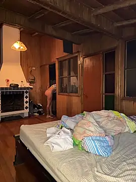 Snapshot of Miley_and_Vash chatting on November 2025 02:45:02 AM Miley and Vash online show from November 2025 02:45:02 AM