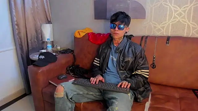 Snapshot of AcidMilo chatting on December 2024 02:46:02 PM AcidMilo online show from December 2024 02:46:02 PM