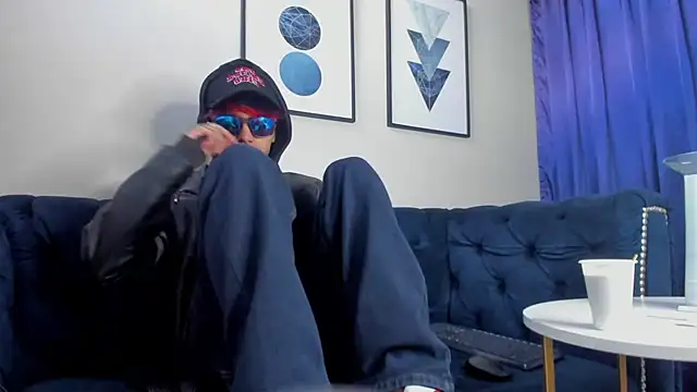 Snapshot of AcidMilo chatting on December 2024 01:36:02 PM AcidMilo online show from December 2024 01:36:02 PM