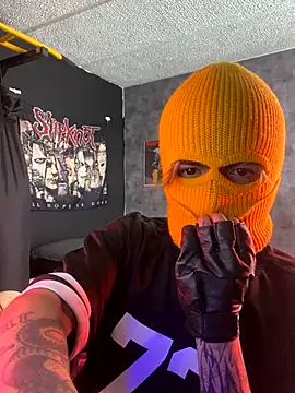 Snapshot of AcidMilo chatting on October 2025 05:57:02 PM AcidMilo online show from October 2025 05:57:02 PM