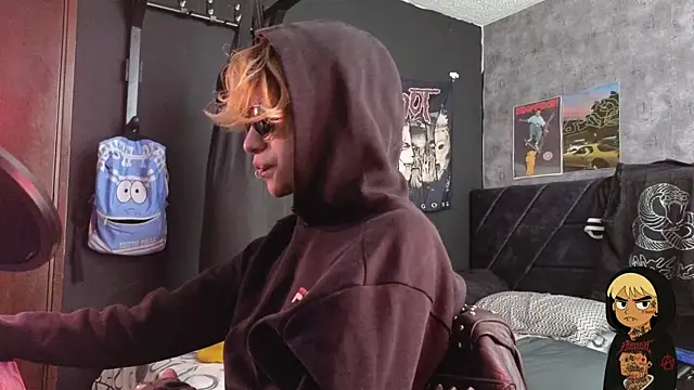 Snapshot of AcidMilo chatting on November 2025 07:58:02 PM AcidMilo online show from November 2025 07:58:02 PM