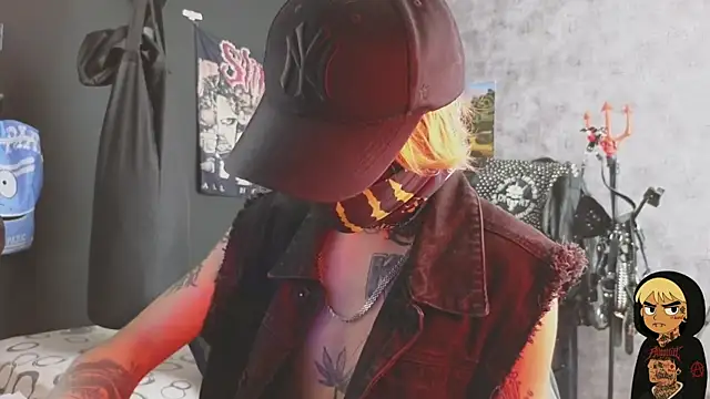 Snapshot of AcidMilo chatting on November 2025 05:24:01 PM AcidMilo online show from November 2025 05:24:01 PM