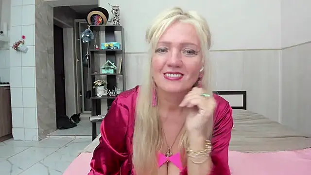 Snapshot of TrueFoxyyy chatting on October 2025 02:15:01 PM TrueFoxyyy online show from October 2025 02:15:01 PM