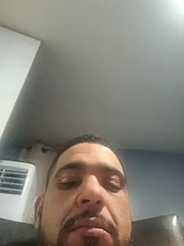 Snapshot of ositomanzo chatting on November 2025 01:52:02 AM ositomanzo online show from November 2025 01:52:02 AM