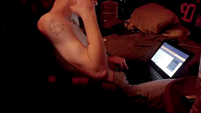 Snapshot of xxxTony999 chatting on November 2025 11:37:02 PM xxxTony999 online show from November 2025 11:37:02 PM