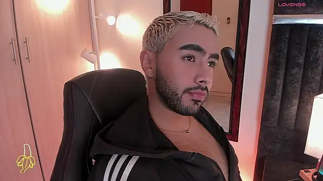 ItsMeEros online show from September 2025 10:01:02 PM